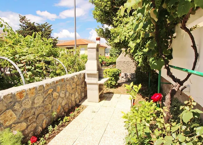 With Parking Space Baska, Krk - 18861 * 巴斯卡